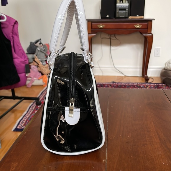 Betty Boop Purse Patent NWT 🖤🖤 - Picture 3 of 5